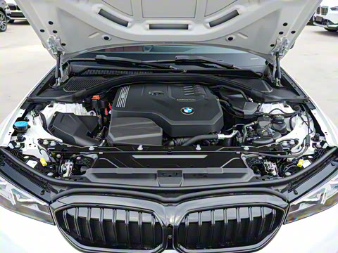 2025�� 330Li M�˶���ҹ��װ