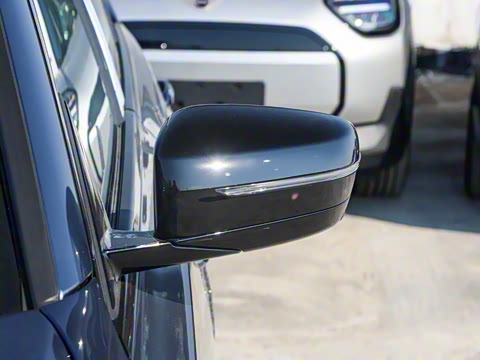 2025�� eDrive 40 L ��ҹ�˶���װ