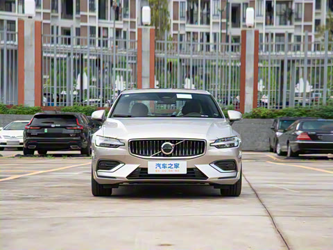 2025�� B4 ���ݺ�����