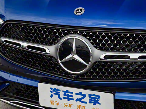 2025�� GLC 300 L 4MATIC ������ 7��