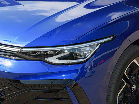 2025�� 300TSI R-Line