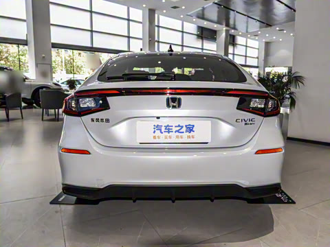 2023�� HATCHBACK 2.0L e:HEV ���ذ�