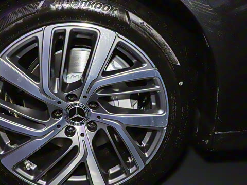 2025�� E 300 L ʱ����