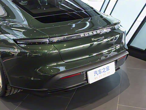 2024�� Taycan 4