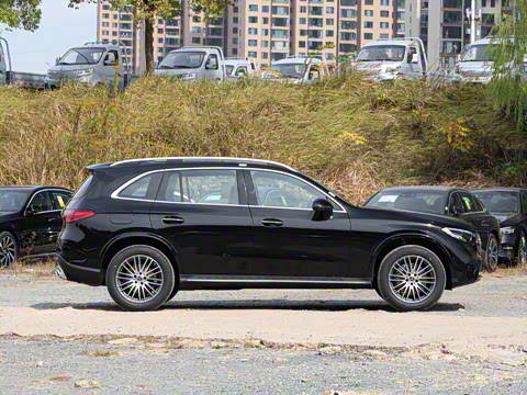 2025�� GLC 300 L 4MATIC ������ 5��