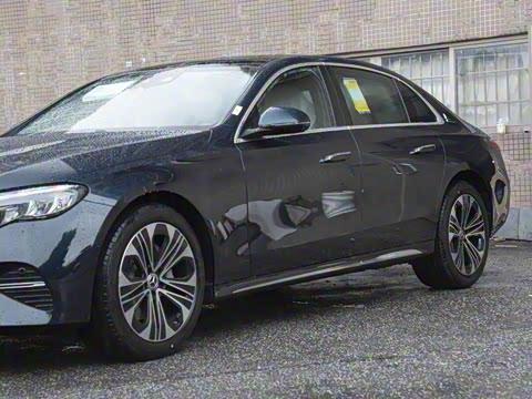 2025�� �Ŀ� E 300 L ������