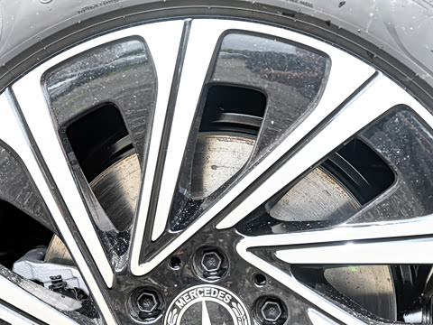 2025�� E 300 L ������