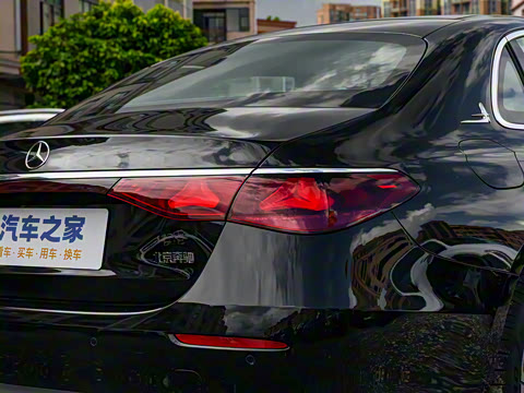 2025�� E 300 L ������