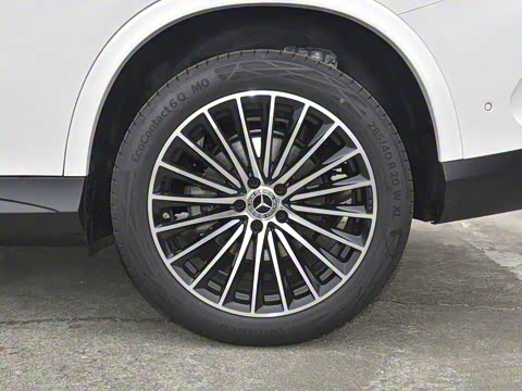 2025�� �Ŀ� GLC 300 4MATIC ����SUV