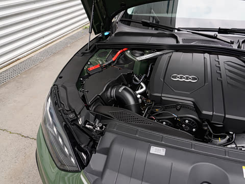 2025�� Sportback ��ذ� 40 TFSI quattro ����������