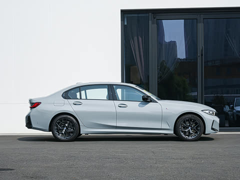 2025�� 330Li M�˶���ҹ��װ