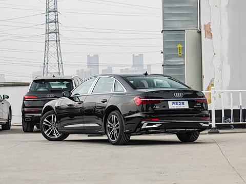 2025�� 40 TFSI ����������