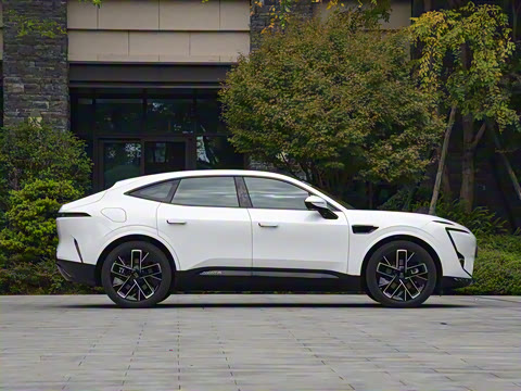 2025�� Ultra ���̰�