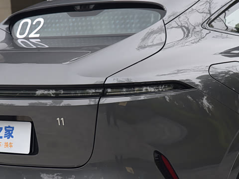 2025�� Ultra ���̰�