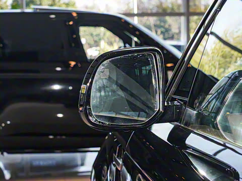 2025�� 400PS Dynamic SE