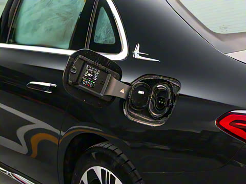 2024�� E 350 e L ���ʽ��϶����γ�