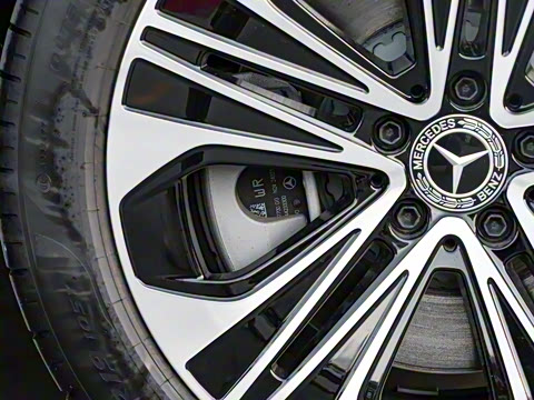 2024�� E 350 e L ���ʽ��϶����γ�