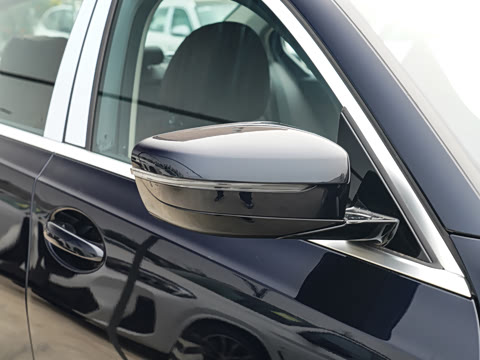 2025�� 325Li M�˶���װ