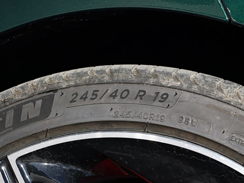 2025�� 2.0T Trophy+ �����˶���