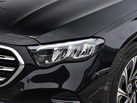 2024�� �Ŀ� E 300 L ������