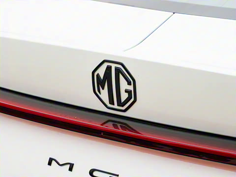 2025�� 2.0T 405 AT������