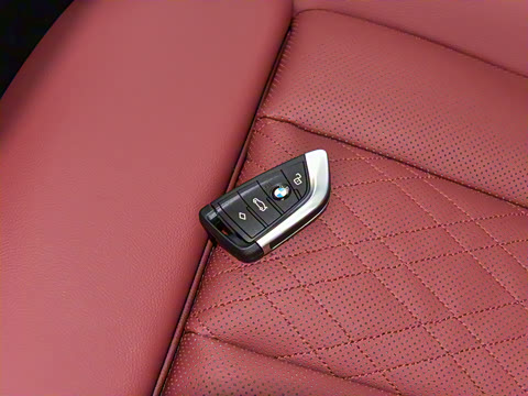 2025�� eDrive 40 L ��ҹ��װ