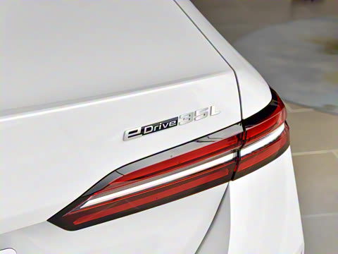 2024�� eDrive 35L M�˶���װ