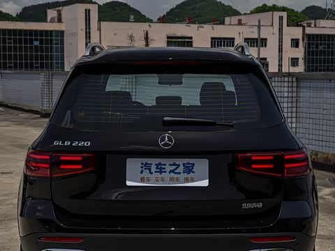 2025�� GLB 220 ������