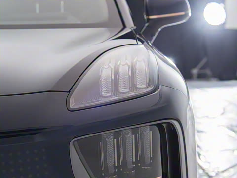 2025�� 700 Ultra�������������״��