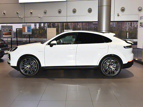 2025�� Cayenne Coup�� E-Hybrid 2.0T