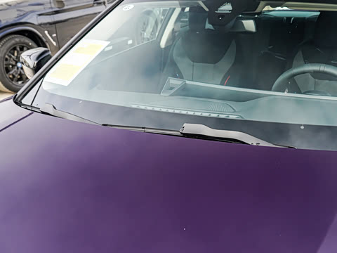 2025�� 225i M�˶���ҹ��װ