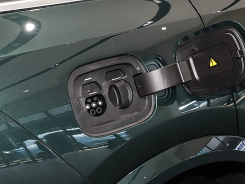 2025�� Ultra ���ܻ��°�