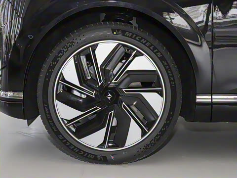 2025�� 210Max���̰� 5��