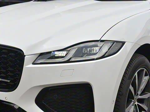 2025�� P250 R-Dynamic SE