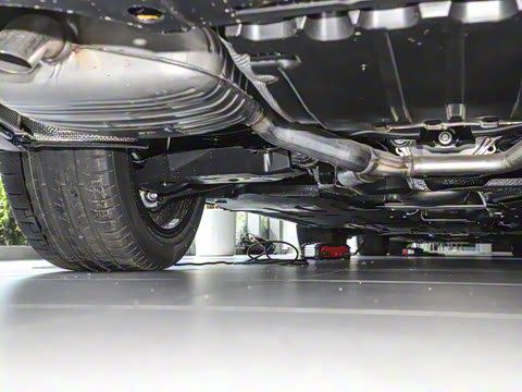 2025�� �Ŀ� E 300 L �����˶���