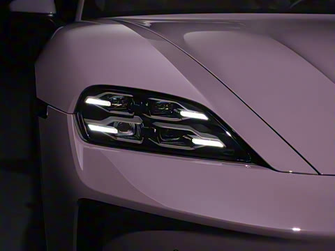 2024�� Taycan 4S Cross Turismo