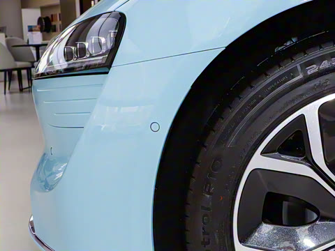 2025�� 705km Max