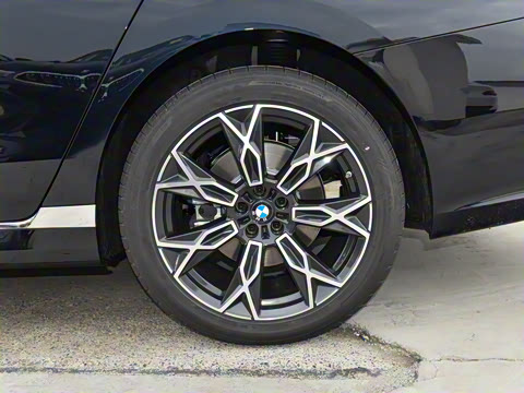 2023�� 735Li ������װ