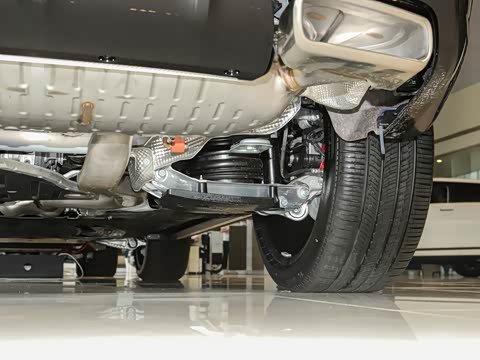 2025�� 400PS Dynamic HSE