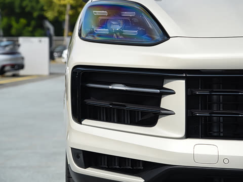 2025�� Cayenne 3.0T