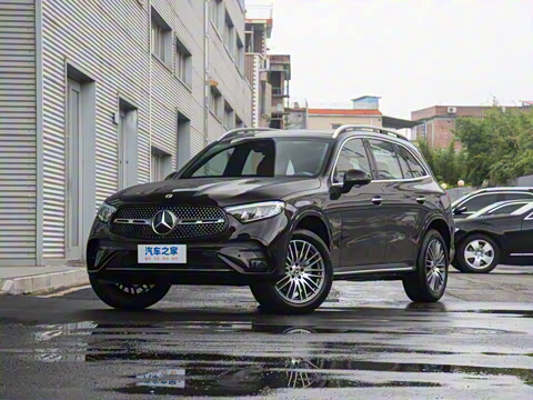 2025�� GLC 300 L 4MATIC ������ 5��