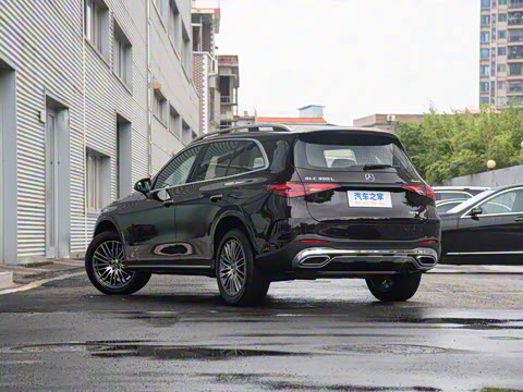 2025�� GLC 300 L 4MATIC ������ 5��