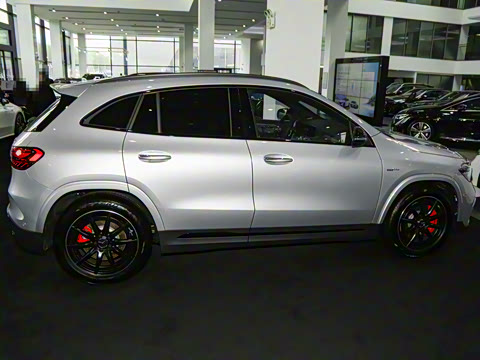 2024�� AMG GLA 35 4MATIC