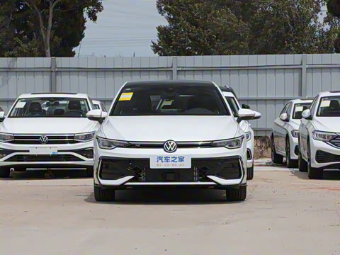 2025�� �Ŀ�� 300TSI R-Line