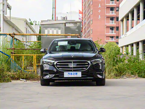 2024�� E 350 e L ���ʽ��϶����γ�