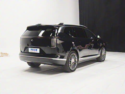 2025�� 700 Ultra�������������״��