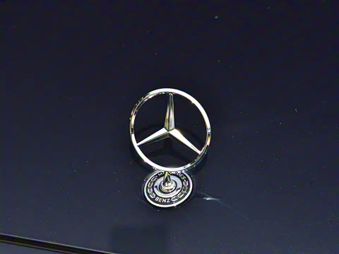 2025�� E 300 L ������