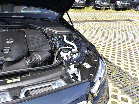 2025�� E 300 L ������