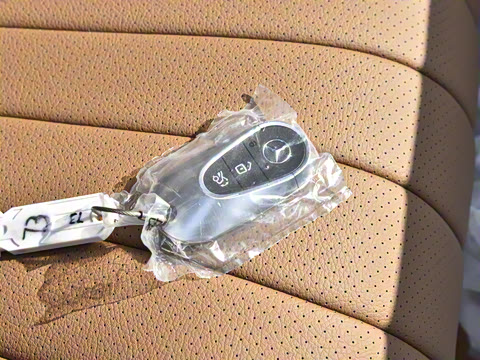 2025�� E 300 L ������