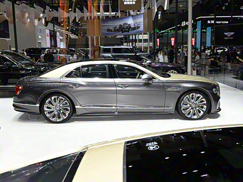 2024�� 4.0T V8 Mulliner